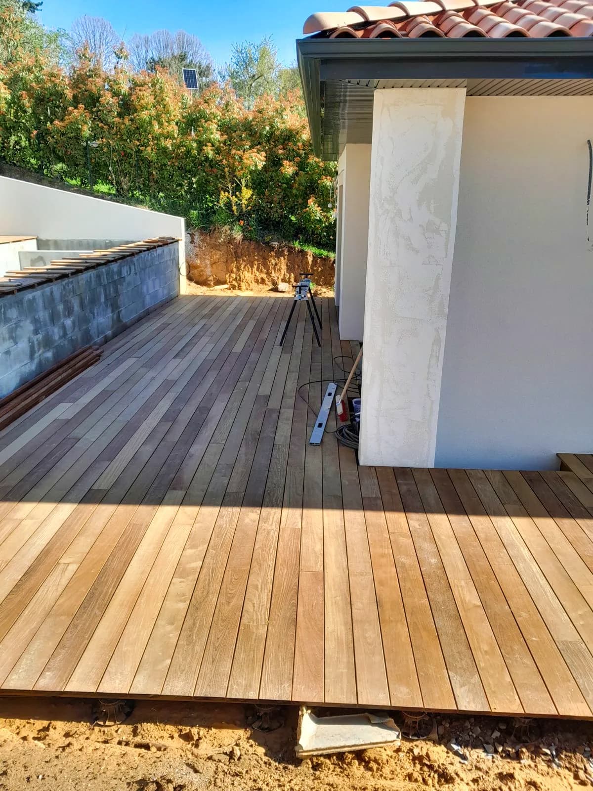 Création d’une terrasse en bois — Écully