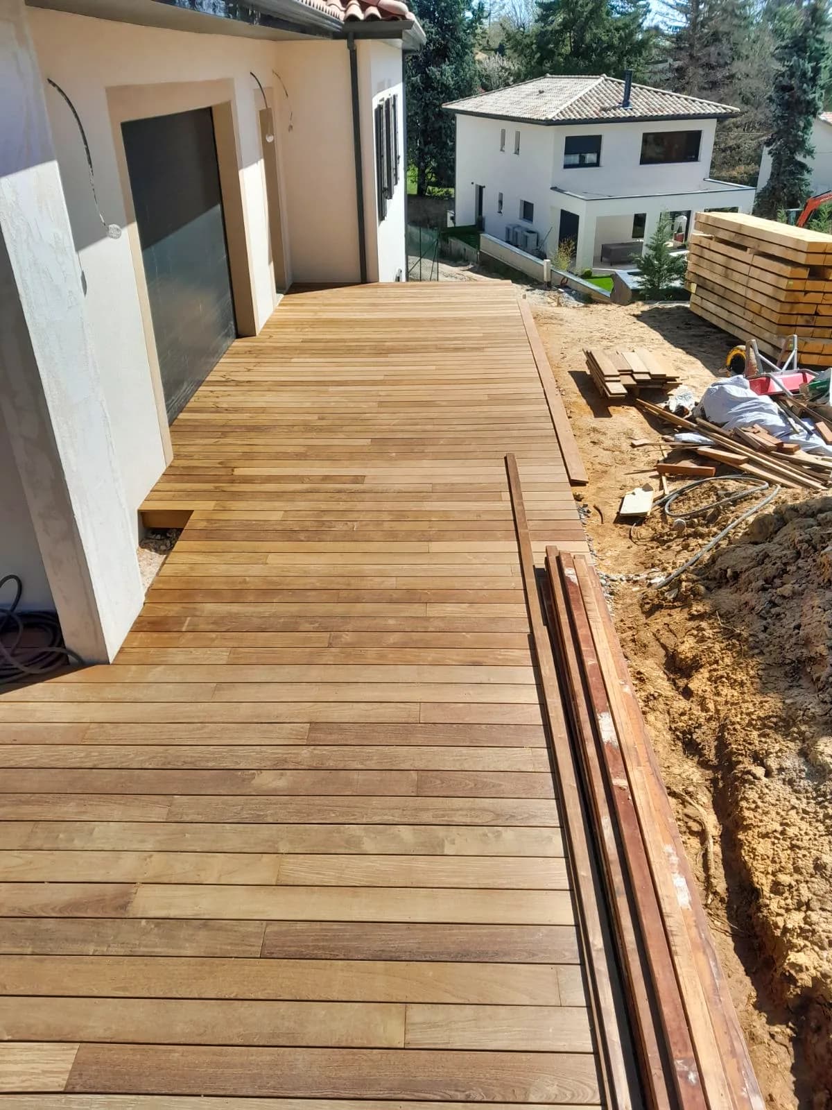 Pose d’une terrasse en bois — Écully